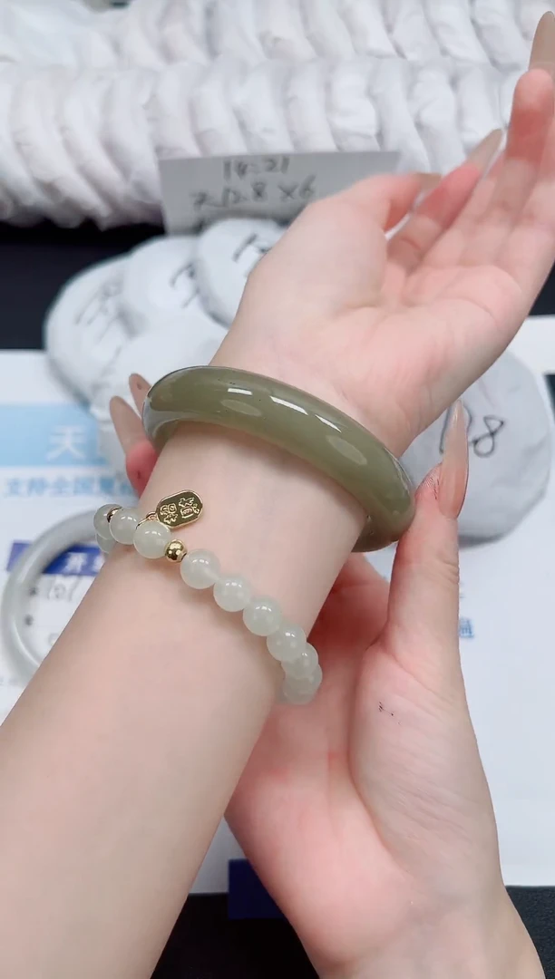 未镶嵌手镯石英岩玉108-55.9