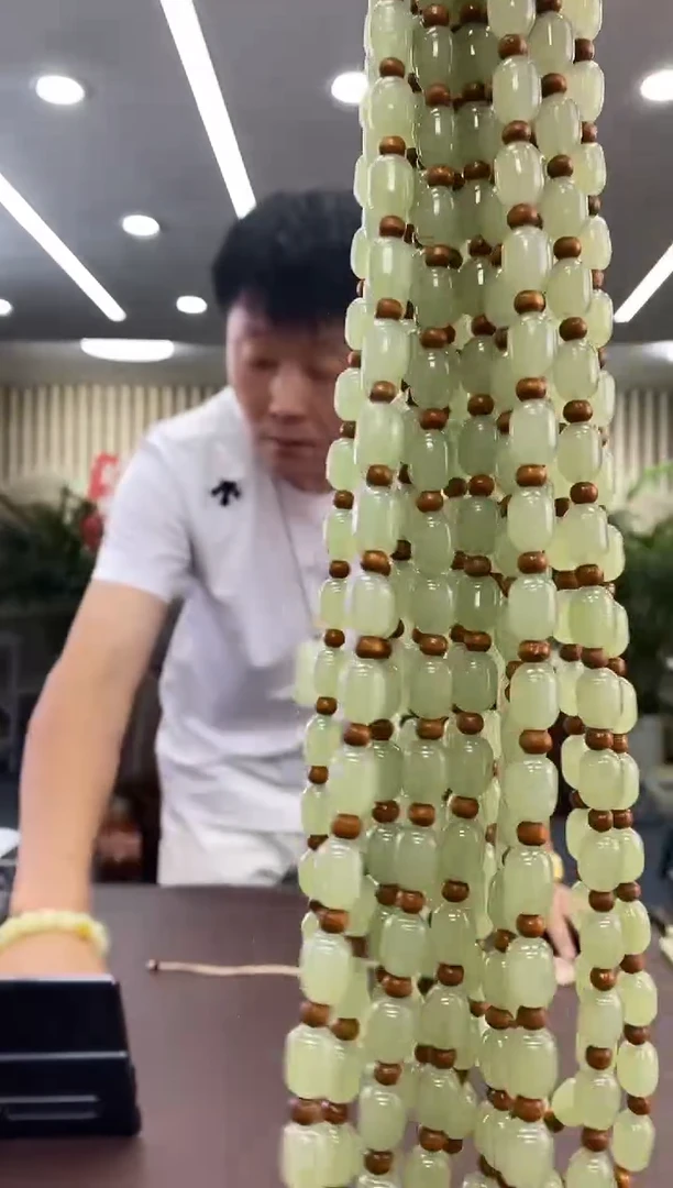 透闪石质玉未镶嵌颈饰多样式发货随机发一