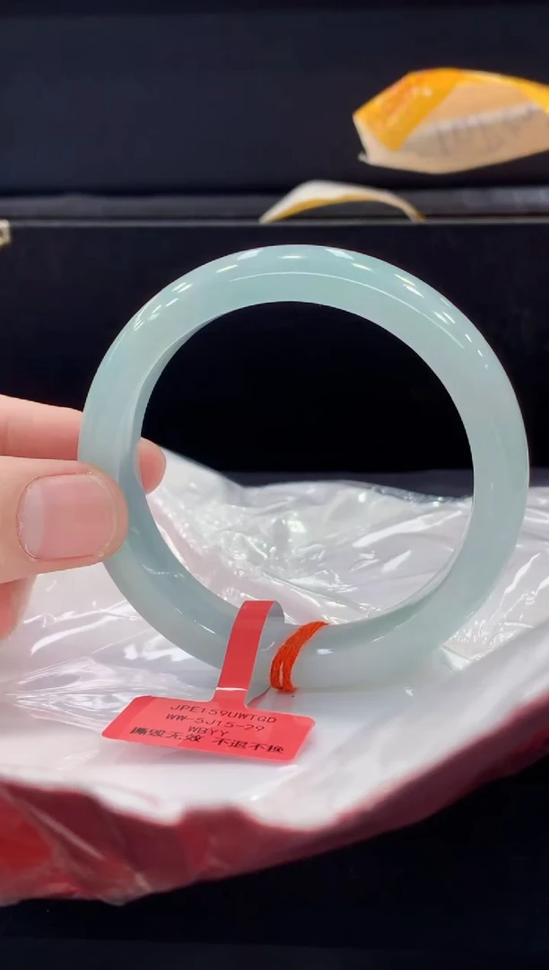 未镶嵌手镯翡翠翡翠手镯