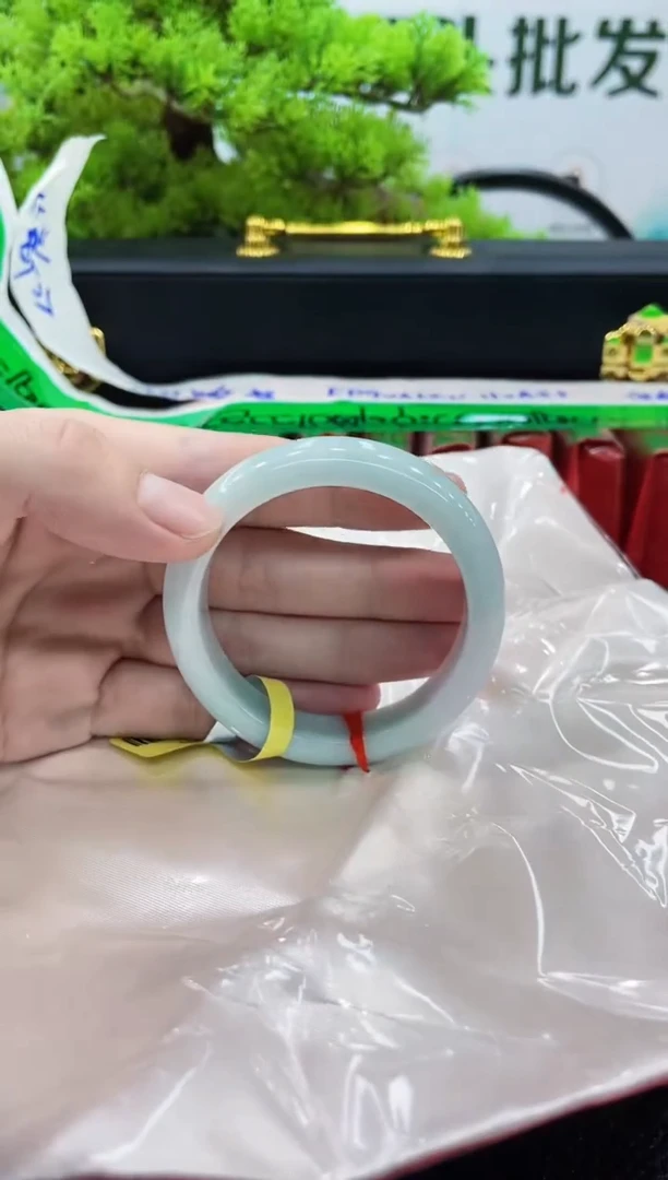 【闪购商品】翡翠手镯未镶嵌手镯