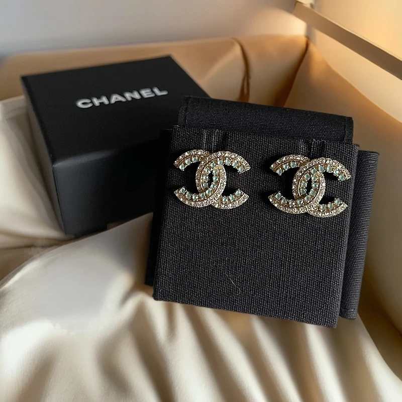 99新 Chanel/香奈儿 精致 时尚 双C 满钻 蓝琉璃 耳钉19S/DS0103