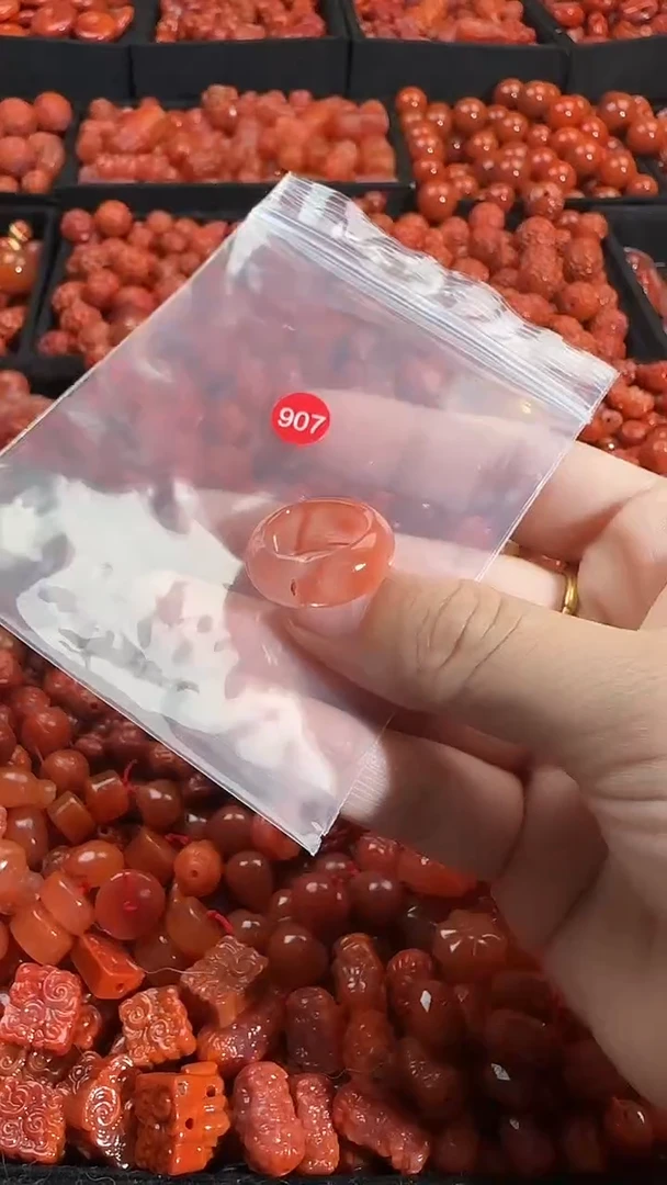 颈饰未镶嵌南红玛瑙1