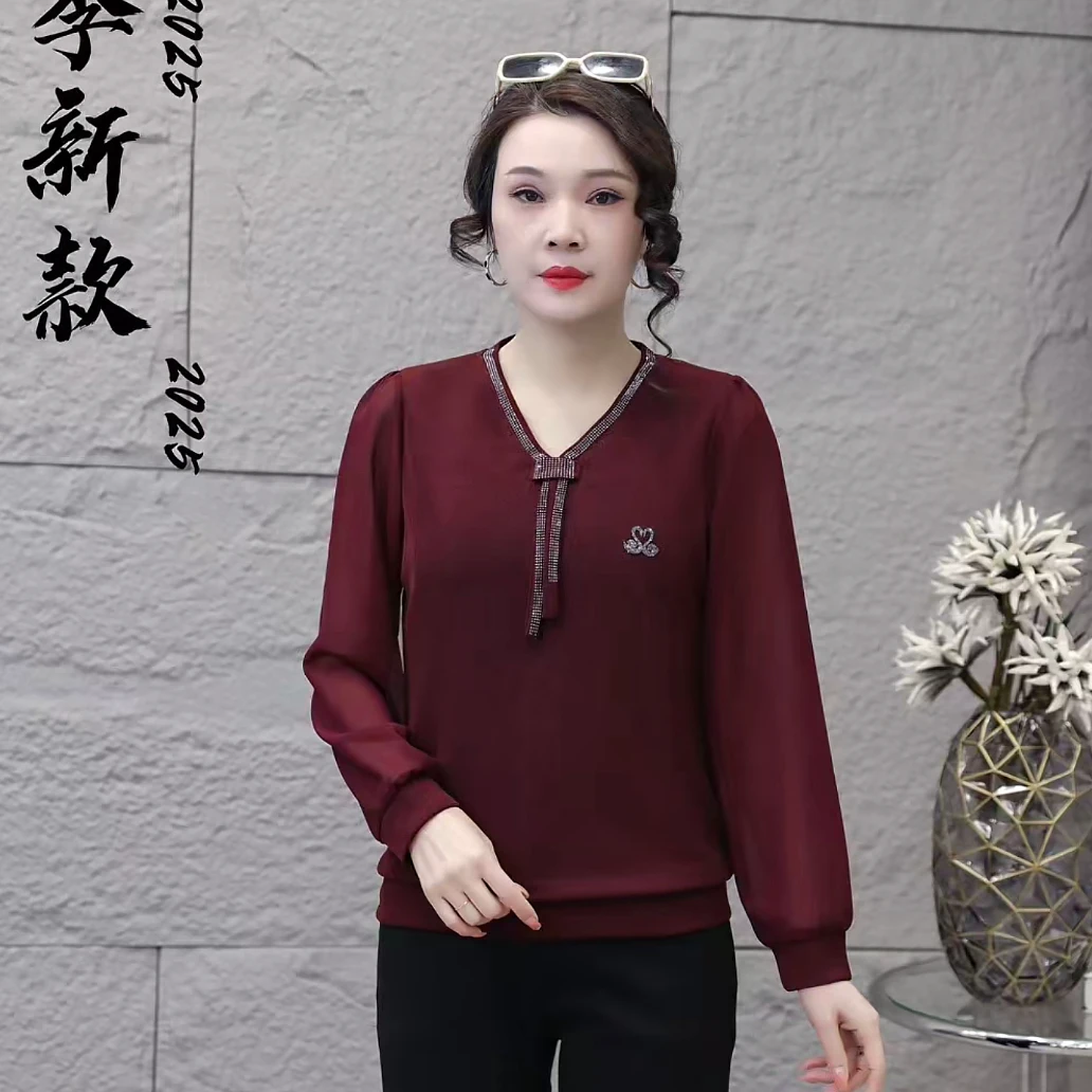 2025春季新款妈妈装V领烫钻洋气大码宽松显瘦纯色短款洋气上衣