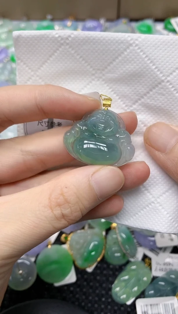 翡翠18K金镶嵌颈饰1111111111