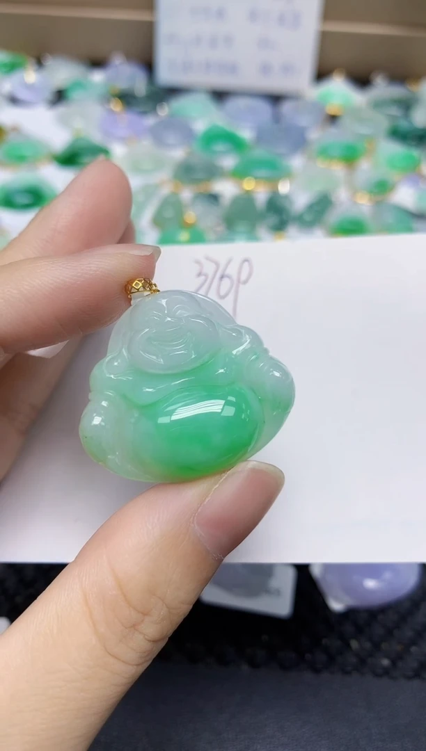 翡翠18K金镶嵌颈饰天然缅甸翡翠A货