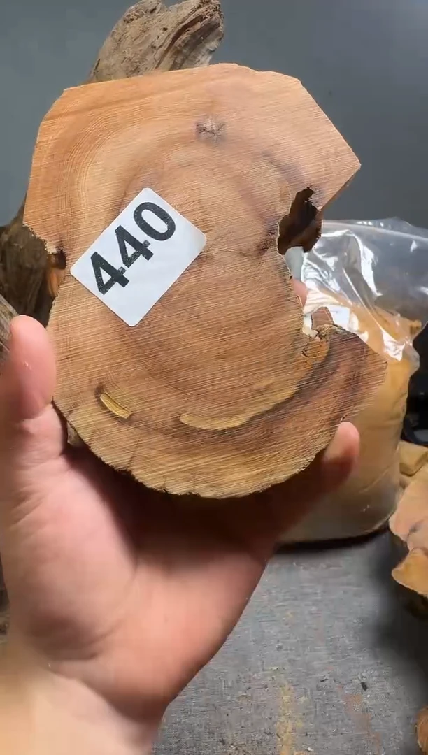 柏木（崖柏）太行陈化崖柏现切先拍！卡1.5 随机一片！（1单1片）440