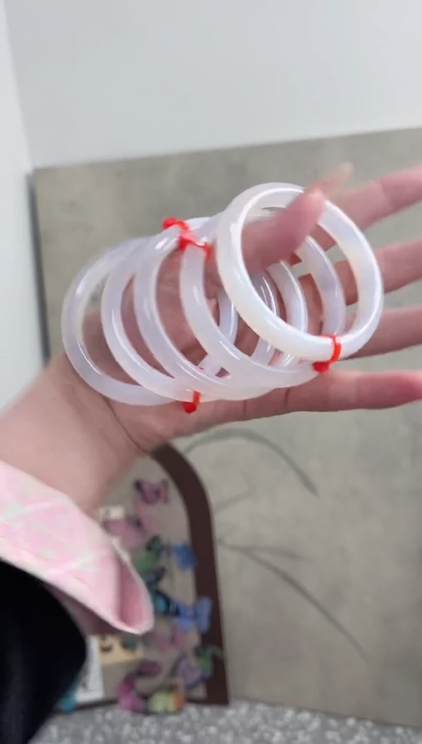 【闪购商品】玛瑙/玉髓手镯未镶嵌54-55圈 需要包容一支发