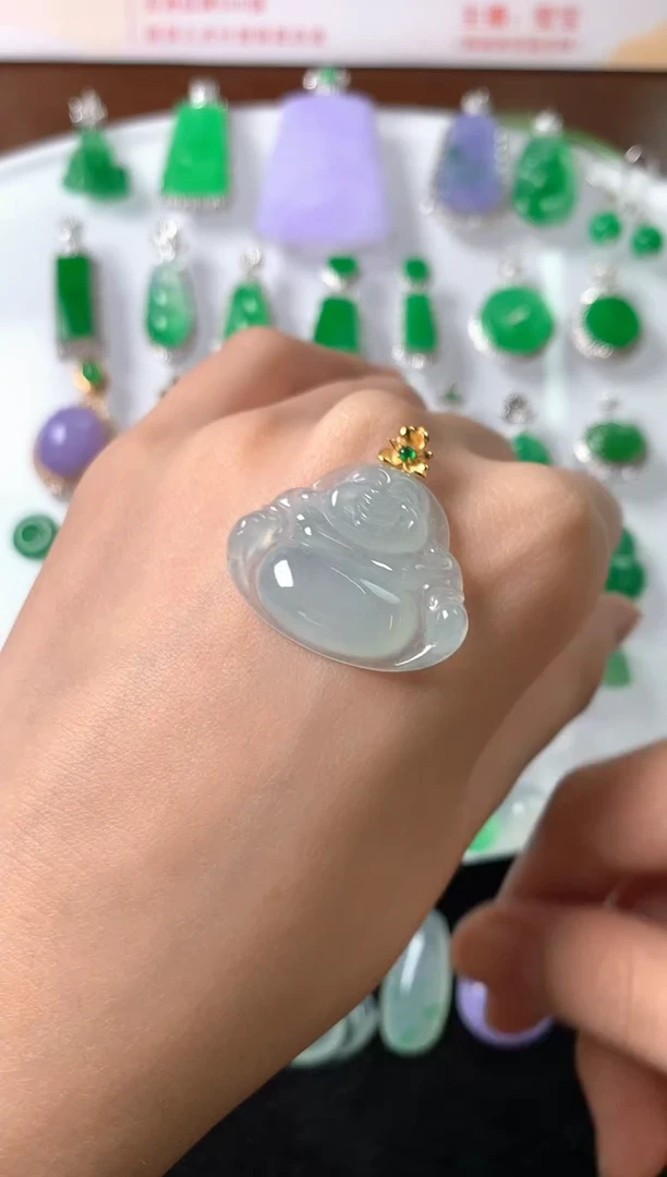 吊坠(赠链)18K金镶嵌翡翠吊坠