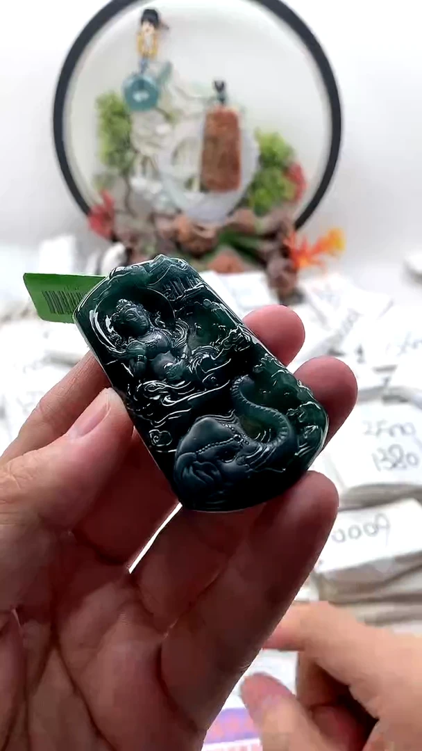 颈饰未镶嵌翡翠普贤