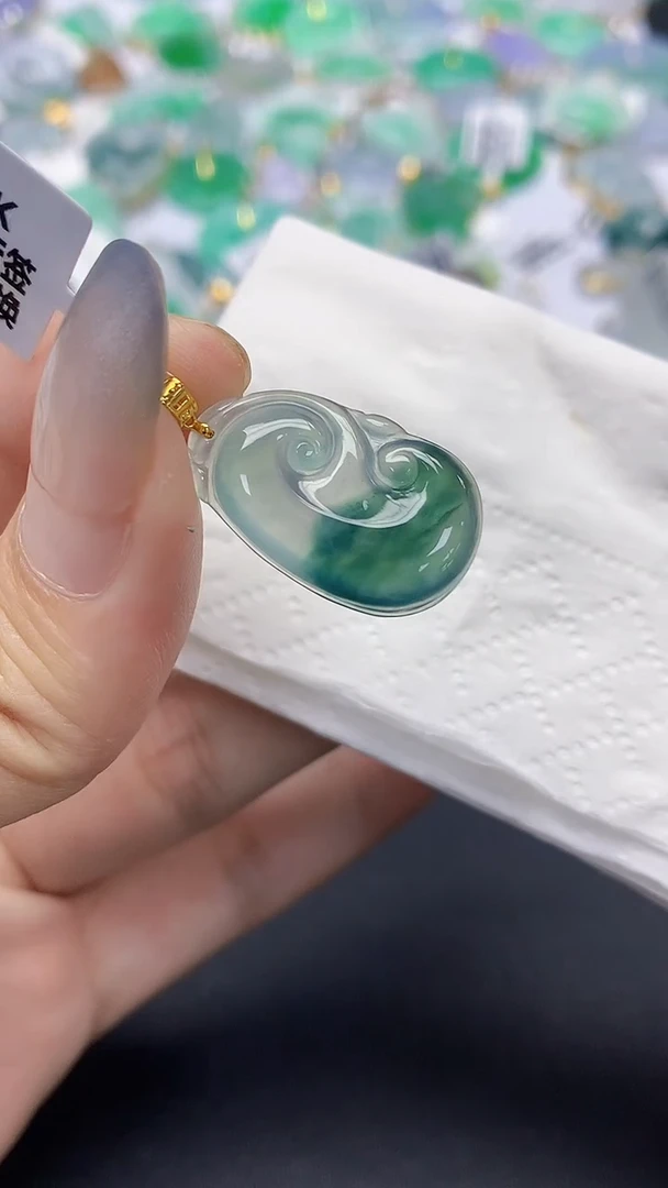 翡翠18K金镶嵌颈饰天然缅甸a货翡翠