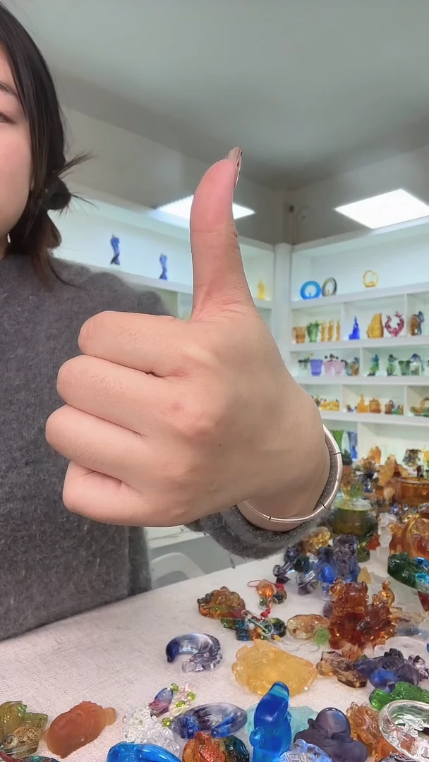 手工艺品琉璃樱**秋罐身