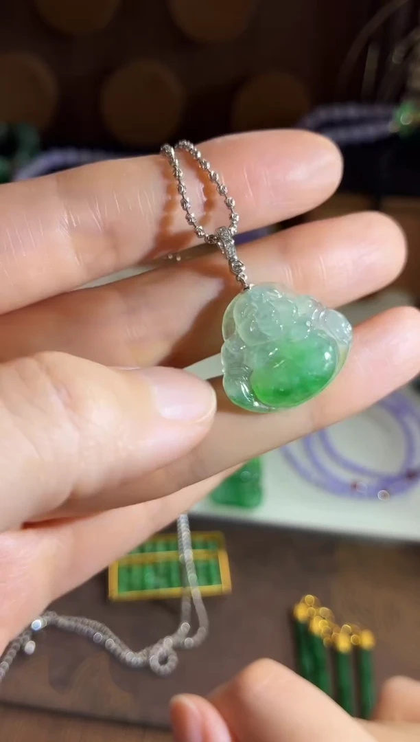 吊坠(不含链)18K金镶嵌翡翠吊坠