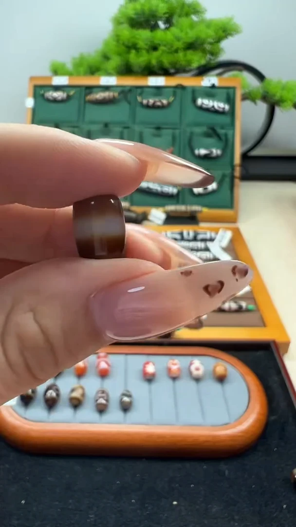 玛瑙/玉髓（覆膜）颈饰未镶嵌47.（微瑕）