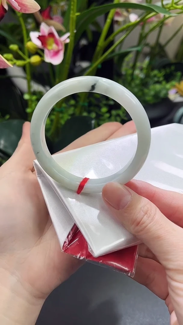 【闪购商品】翡翠手镯未镶嵌正圈