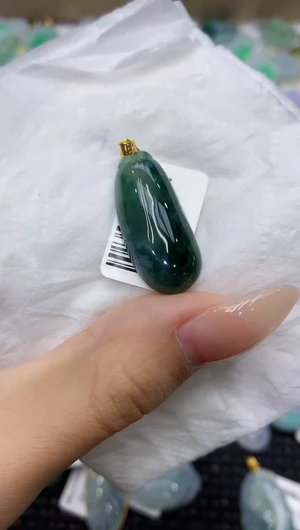 颈饰18K金镶嵌翡翠111111111111