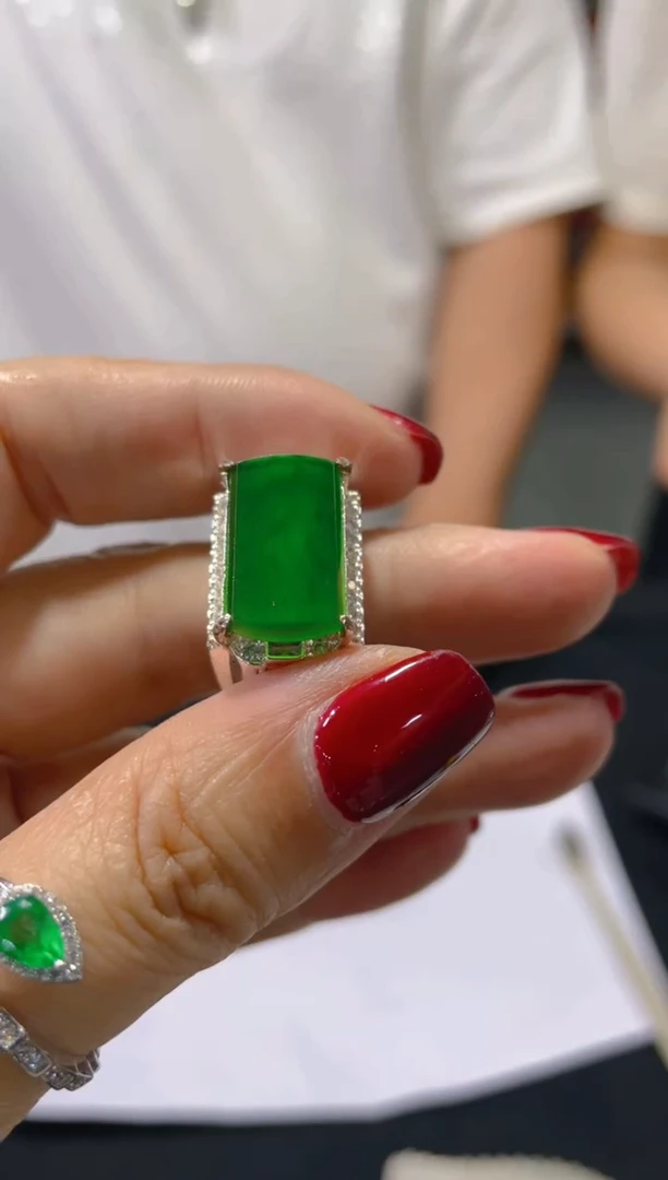 定制翡翠未镶嵌平***行天然A货翡翠（多样性发货拍一件发件）