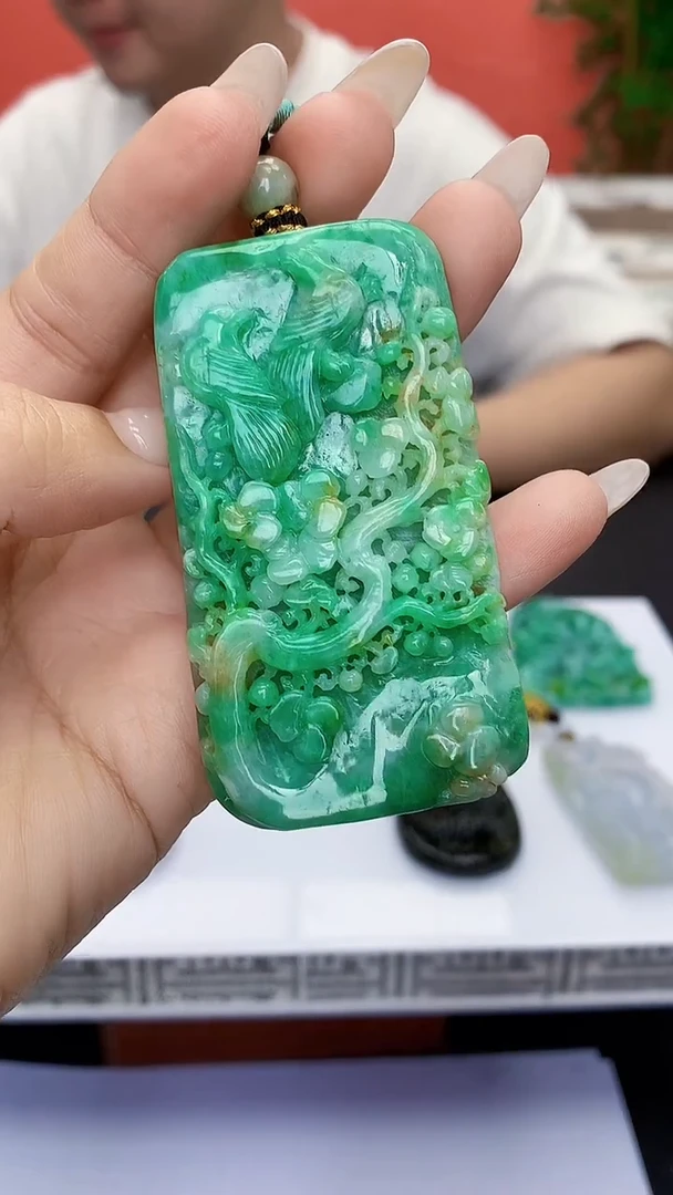 18K金镶嵌定制翡翠9***_4917ty-毛货挂件