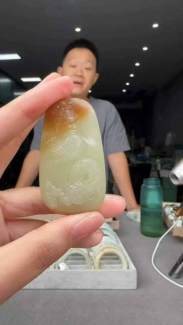 颈饰未镶嵌和田玉关公