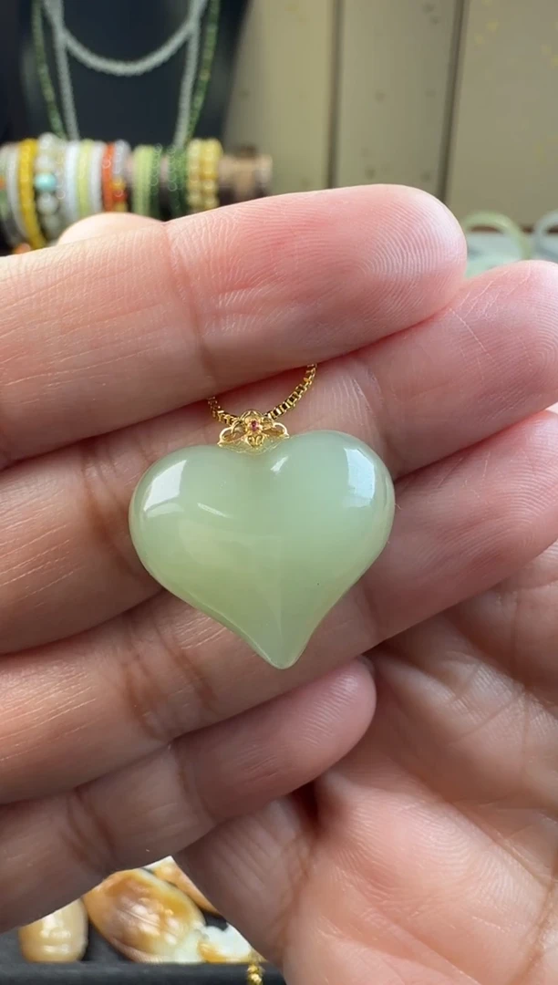 颈饰18K金镶嵌和田玉和田玉