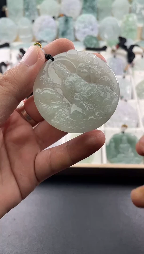 颈饰未镶嵌翡翠....9/25/.235