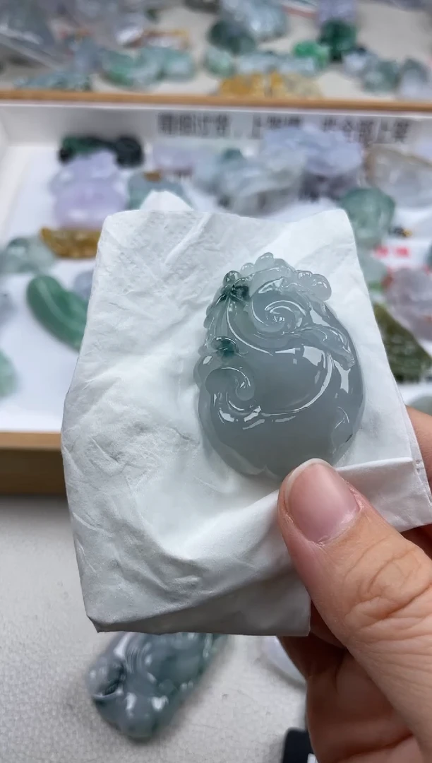 颈饰未镶嵌翡翠Q****ᴷ翡翠挂件