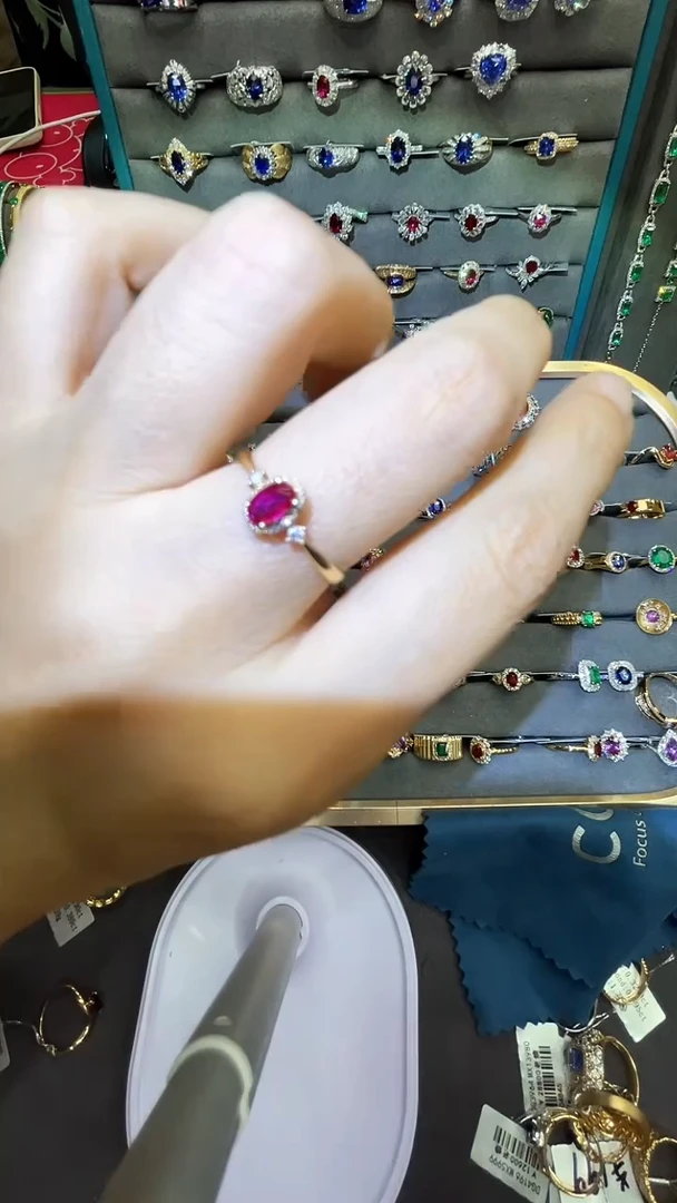 红宝石戒指18K金镶嵌无烧0.32ct