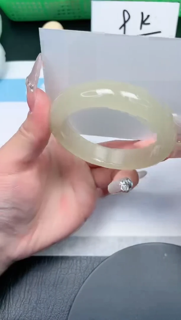 【闪购商品】石英质玉手镯未镶嵌139-56.3