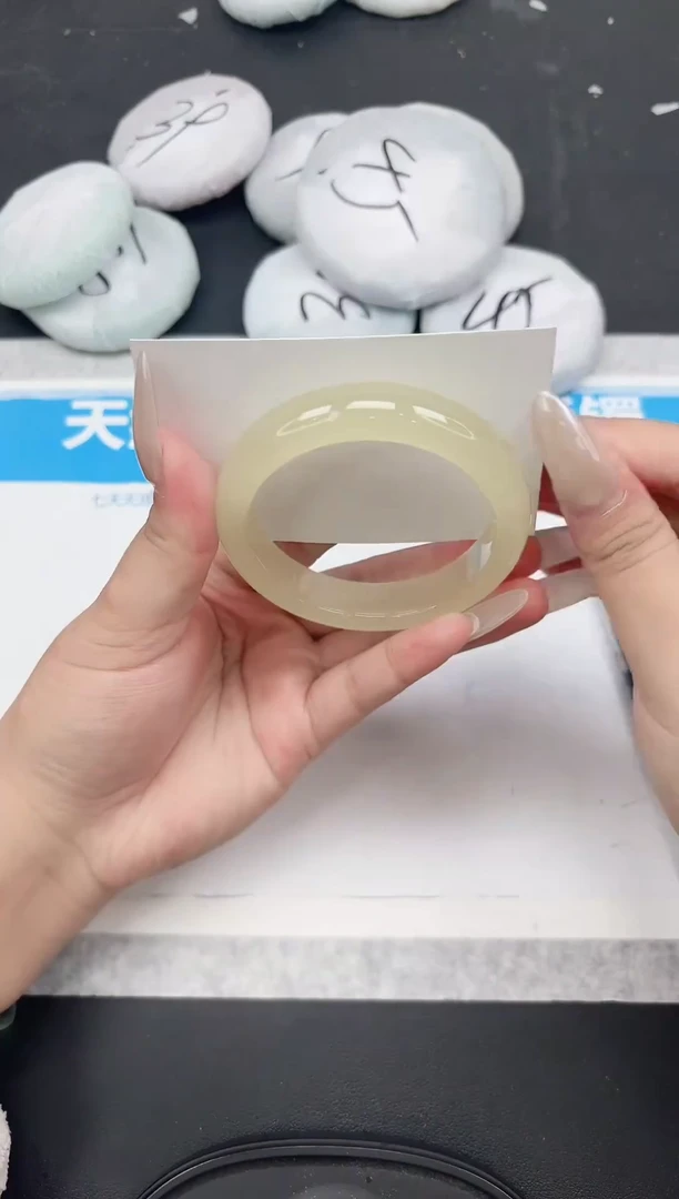 女款工艺手镯351-56.3