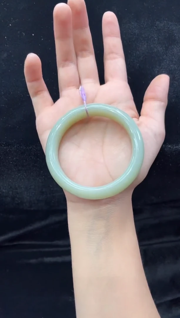 和田玉手镯未镶嵌新疆且末料青白玉57圈口上等和田玉手镯女