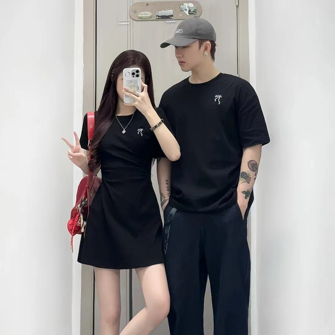 不一样的情侣装2025新款夏季辣妹纯欲连衣裙女短袖T恤男一裙一衣