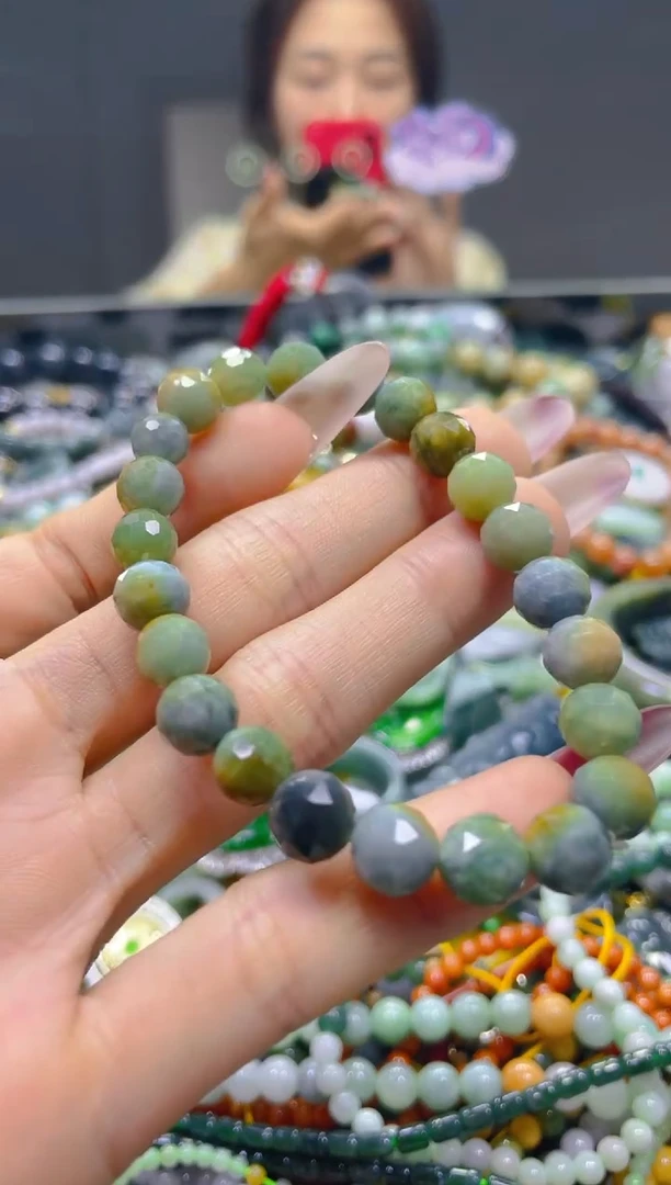 颈饰未镶嵌翡翠7MM/S/翡翠A货，一件也是批发价