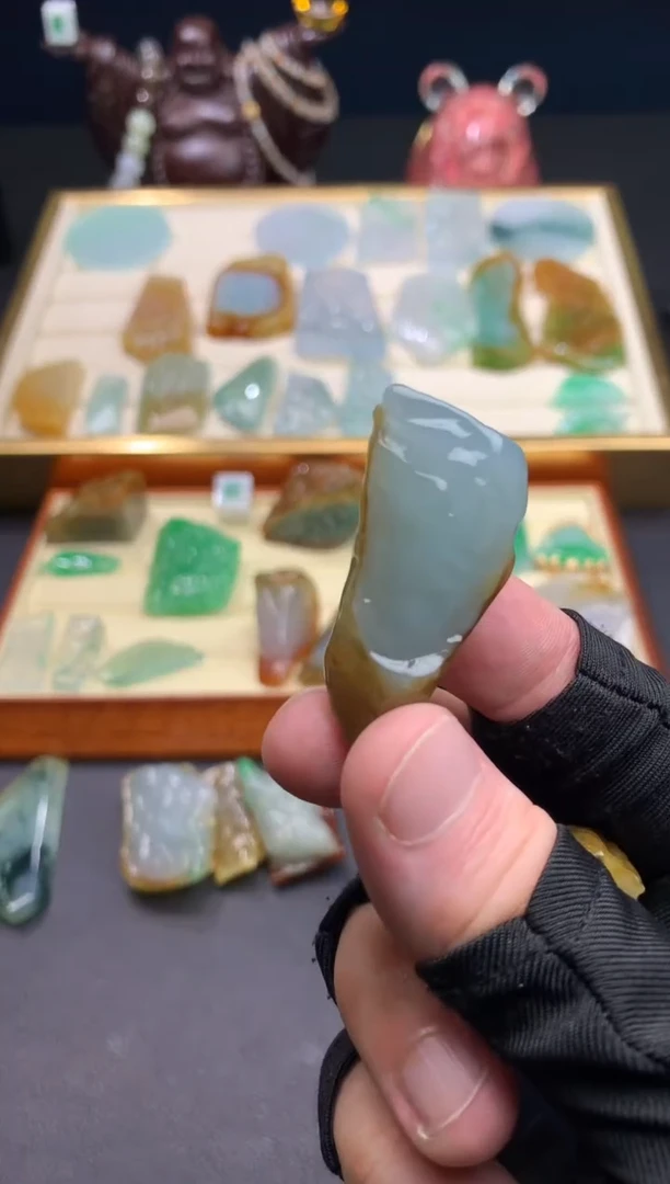 未镶嵌定制翡翠红*哥天然翡翠裸石（包工）