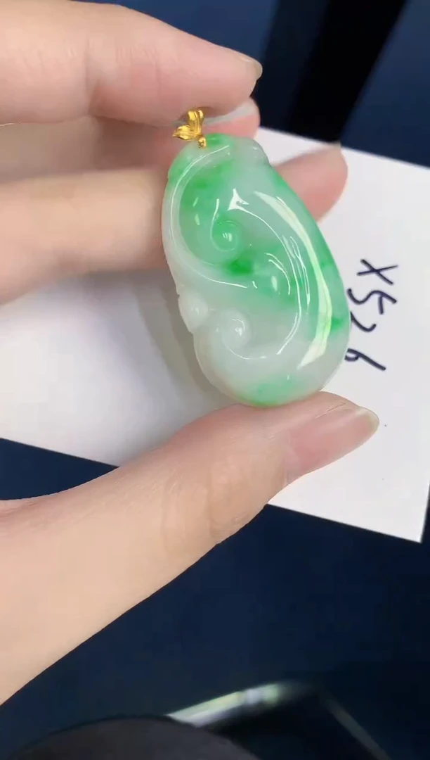 颈饰18K金镶嵌翡翠天然翡翠缅甸A货