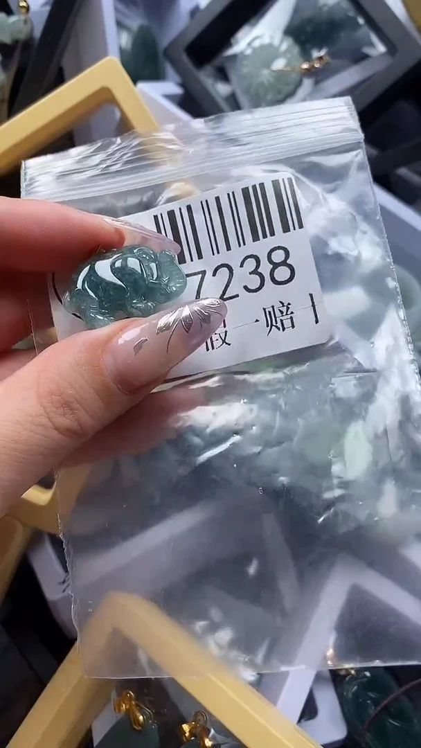 吊坠(不含链)未镶嵌翡翠7238