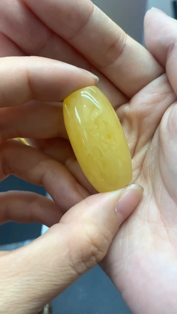 未镶嵌琥珀珠宝奇石432