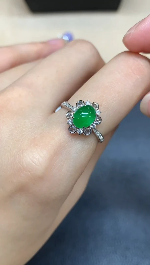 18K金镶嵌戒指翡翠蛋面【无服务费