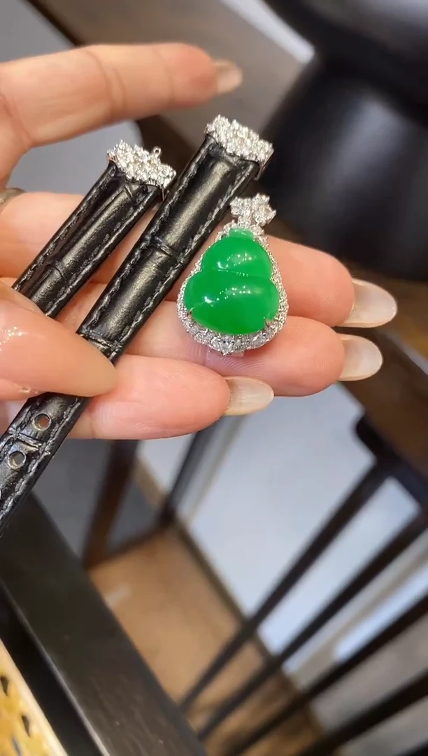 吊坠(不含链)18K金镶嵌翡翠小*贝葫芦两用款