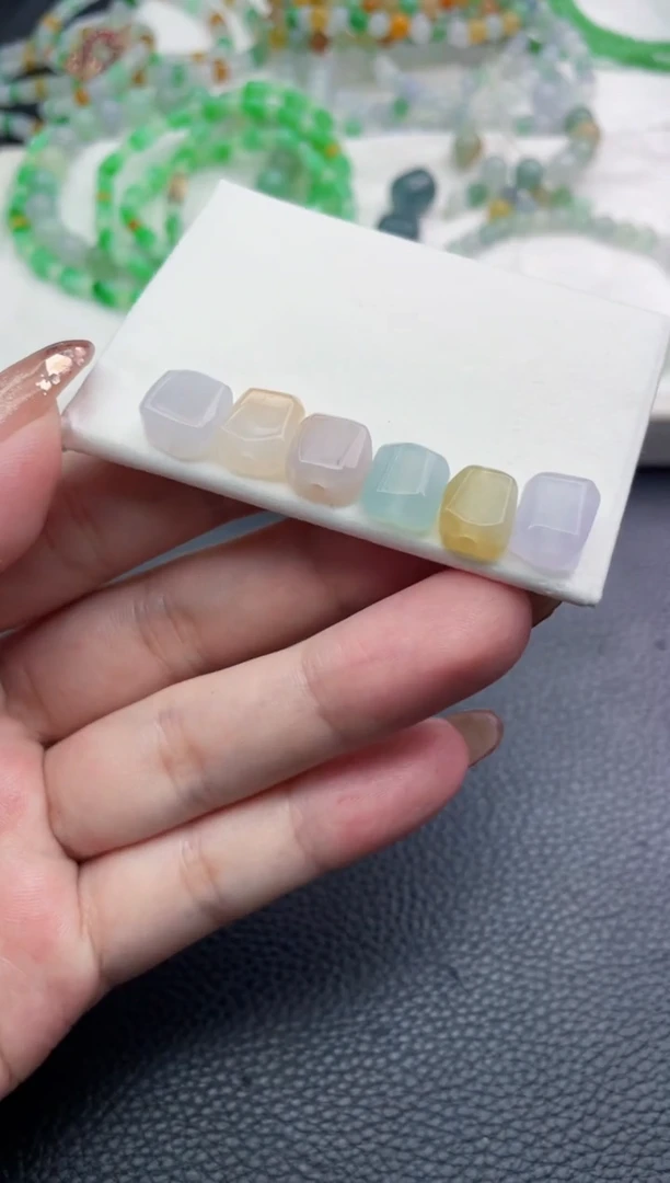 未镶嵌定制翡翠琬*酱珠子