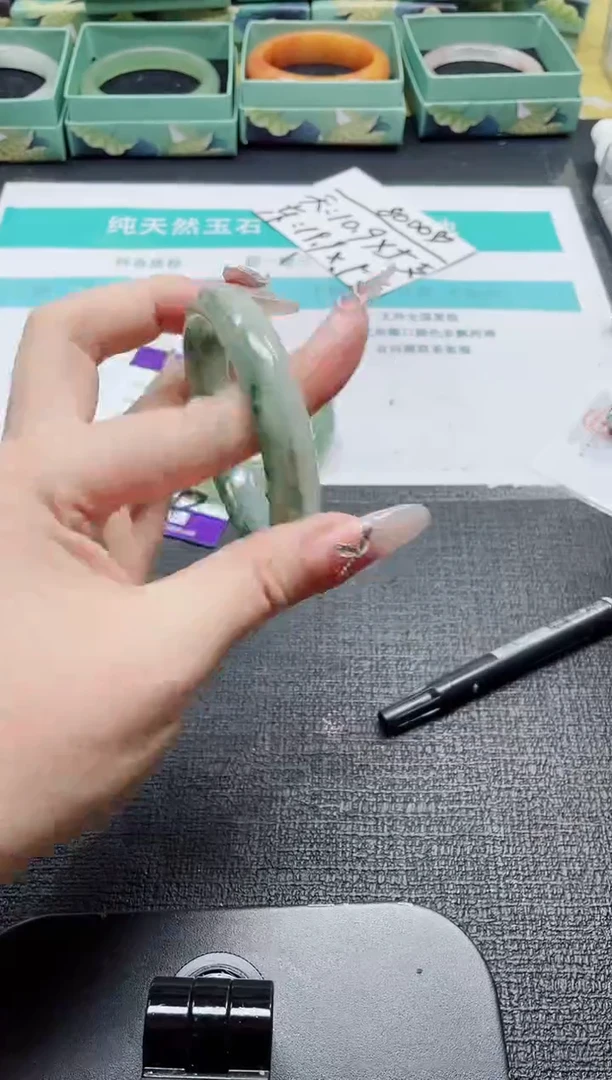 未镶嵌手镯石英质玉140-54