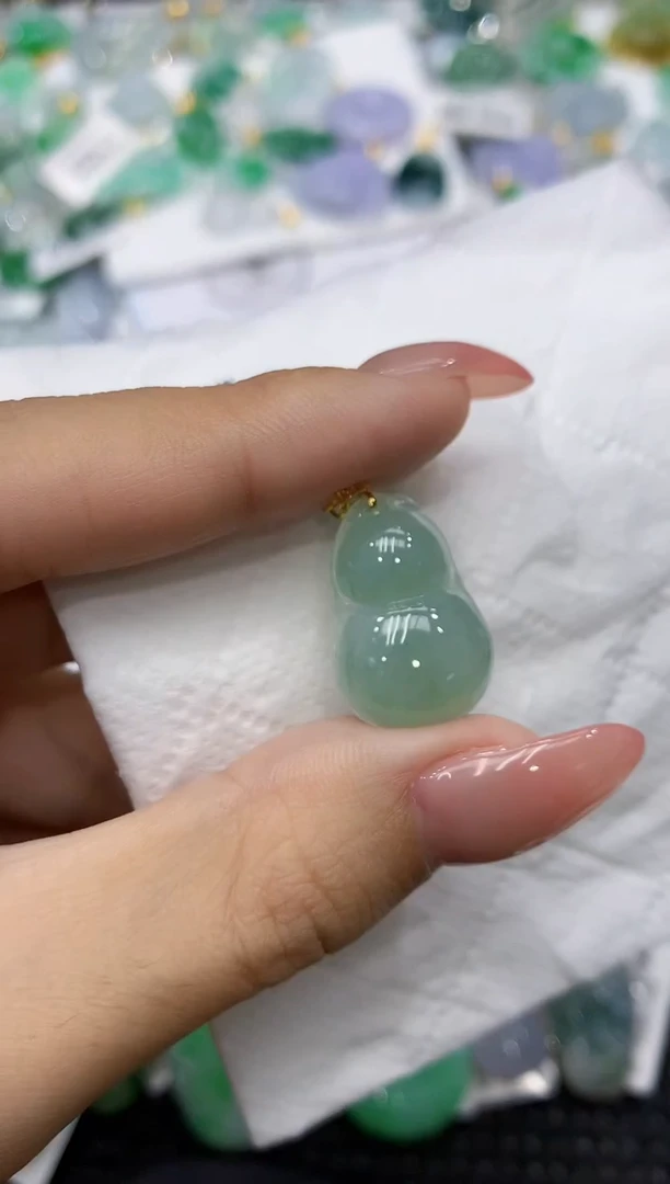 颈饰18K金镶嵌翡翠111111111111