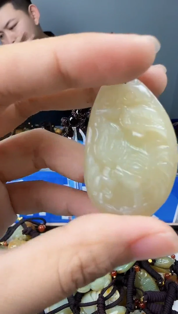 和田玉未镶嵌颈饰1