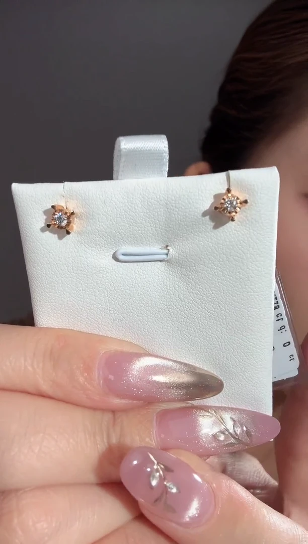 18K金镶嵌耳饰钻石1.54g