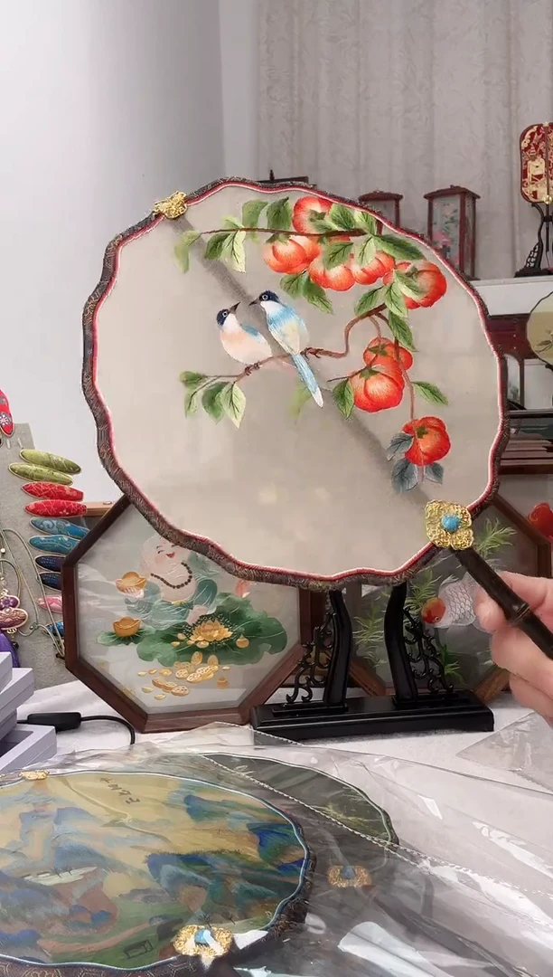 扇子苏绣作品手工团扇