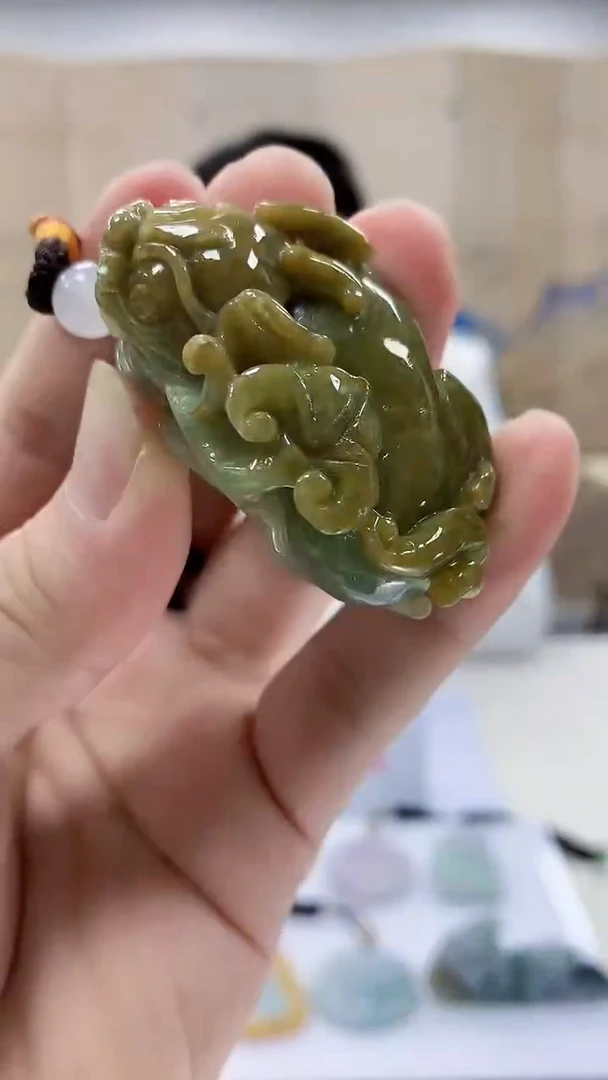 【闪购商品】定制翡翠未镶嵌5152bb-毛货挂件10