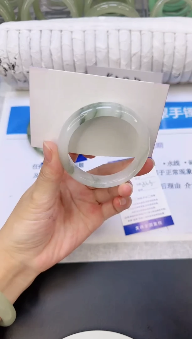 未镶嵌手镯石英质玉58/51.3