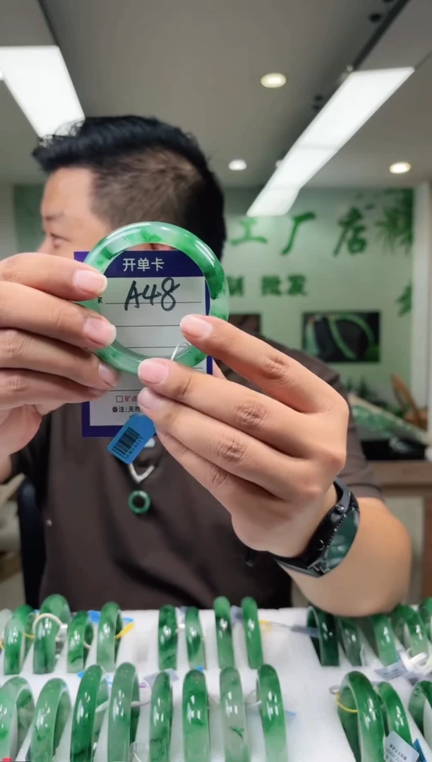 未镶嵌手镯石英质玉56