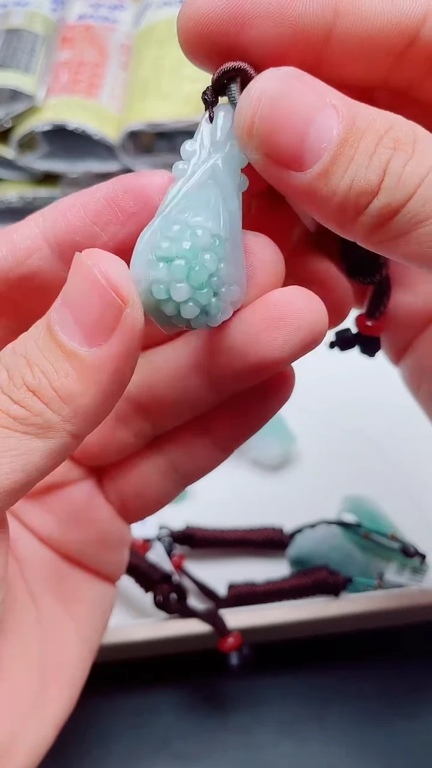 翡翠未镶嵌颈饰翡翠吊坠（不含链）