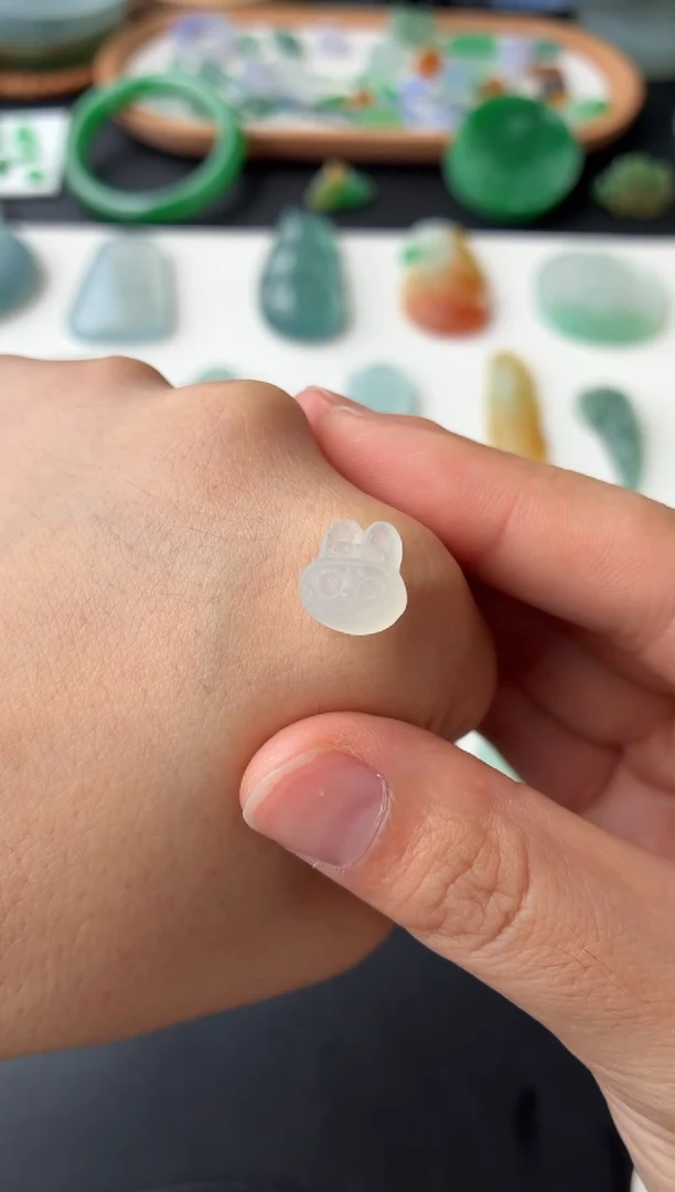 定制翡翠未镶嵌翡翠