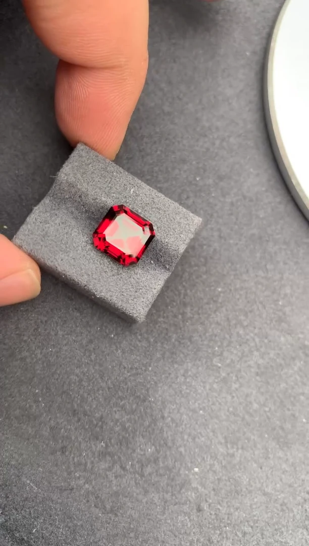 未镶嵌珠宝半成品石榴石5.9ct镁铝榴石 AE 定制