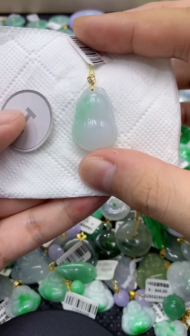 颈饰未镶嵌翡翠天然缅甸翡翠A货